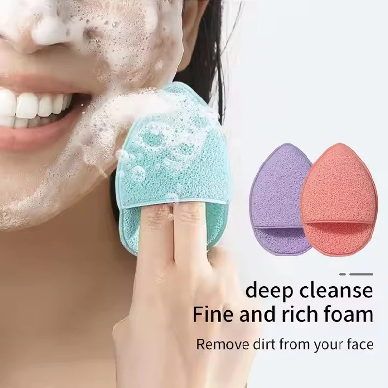 GECOMO A REUSABLE MAKEUP REMOVAL SPONGE