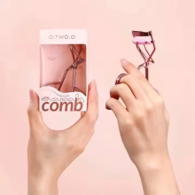 O.TWO.O EYELASH CURLER